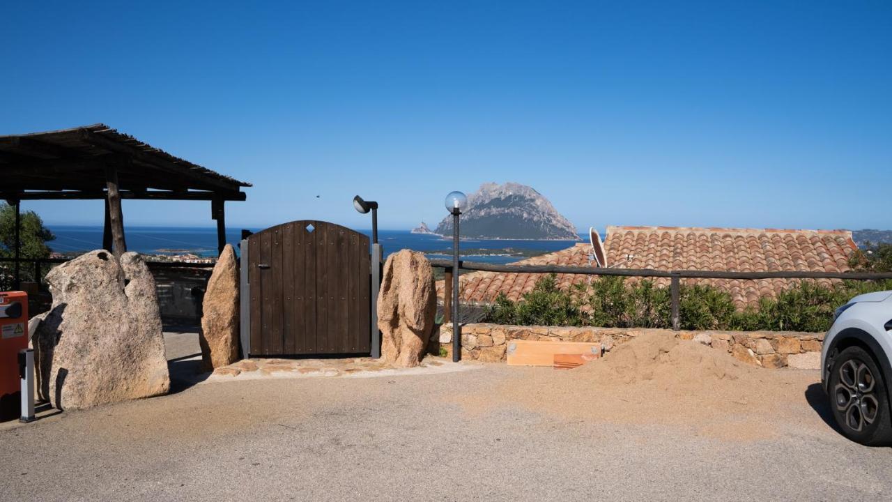 La Rosa Dei Venti Apts Porto San Paolo  Esterno foto