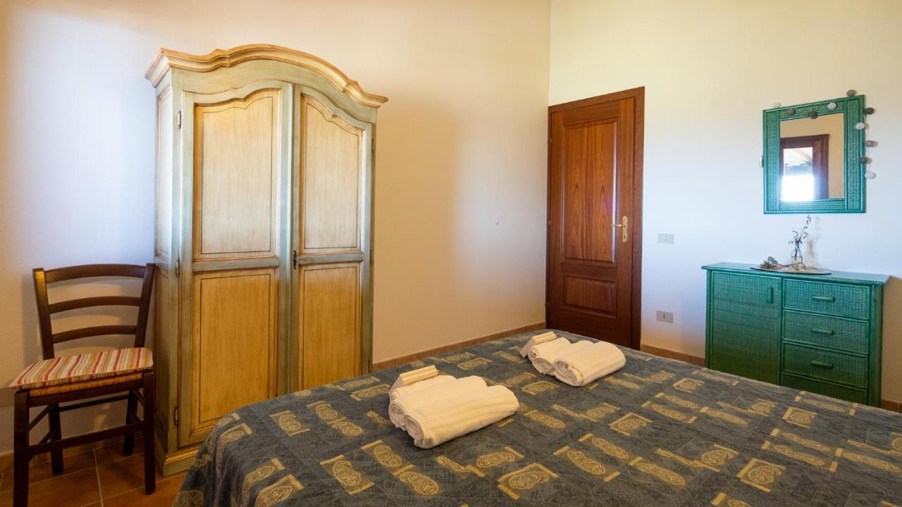 La Rosa Dei Venti Apts Porto San Paolo  Esterno foto