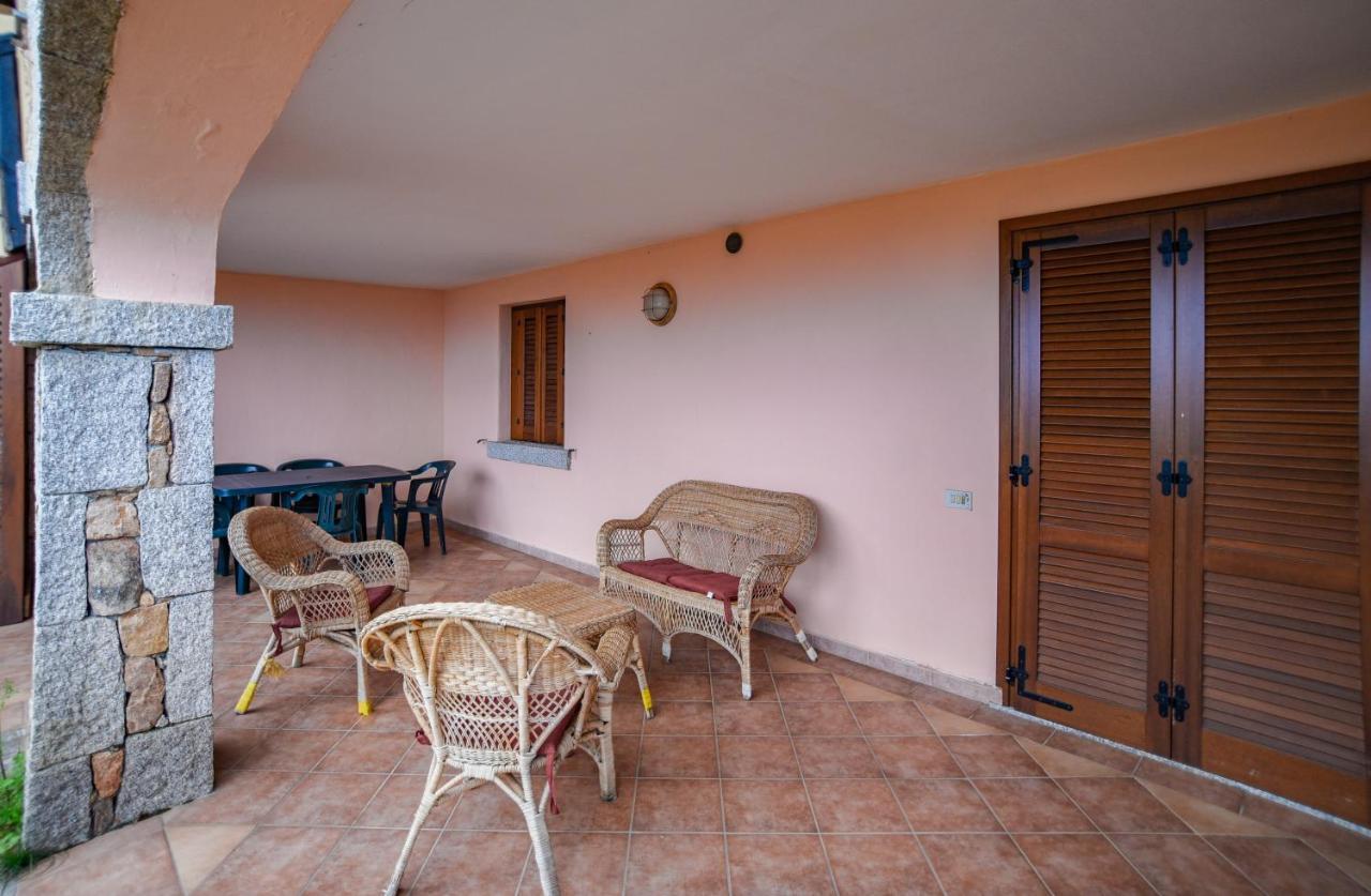 La Rosa Dei Venti Apts Porto San Paolo  Esterno foto
